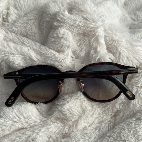 Authentic Tom Ford Sunglasses - Picture 3 of 11